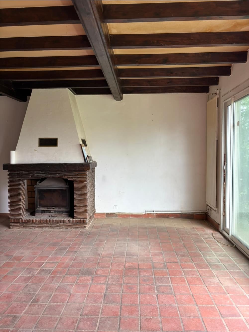 Après — Vide maison — Séjour avec cheminée