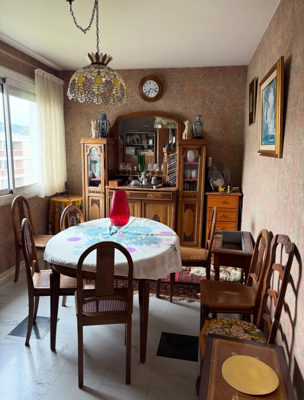 Avant — Débarras appartement — Salle à manger